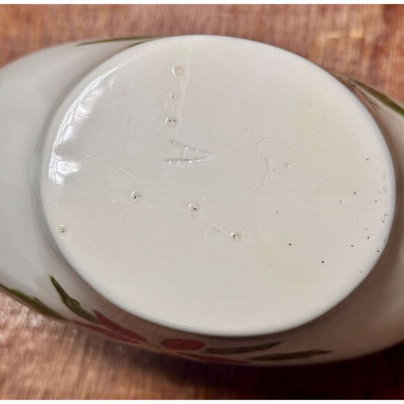 Hand-Painted Christmas Poinsettia Gravy Boat Dinning Serveware – Vintage Holiday - Picture 4 of 8